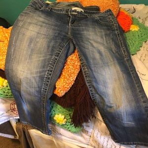 Maurices 11/12 capris